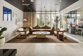 E-lounge and co-working spaces